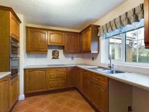 Kitchen- click for photo gallery